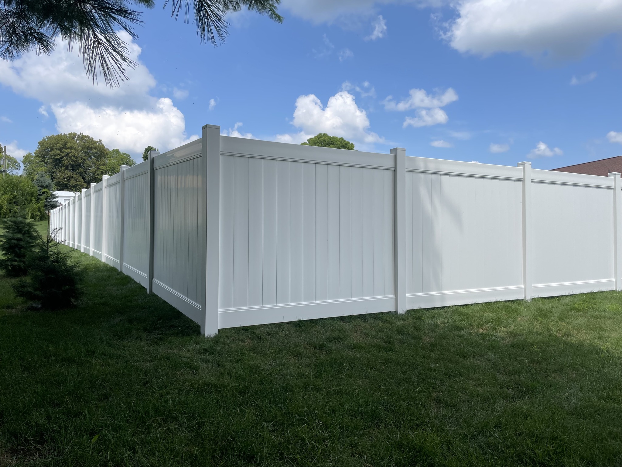 No-Dig Vinyl Fence Installation